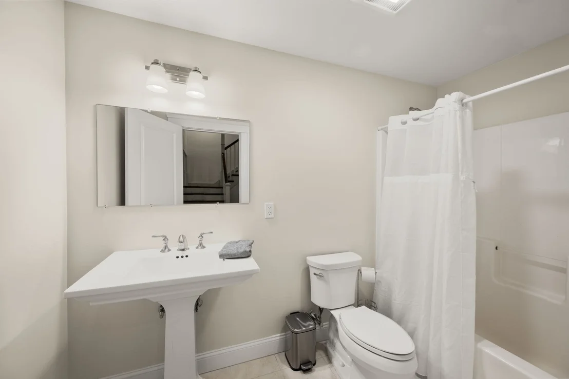 Photo of 250 Meadowbrook Road