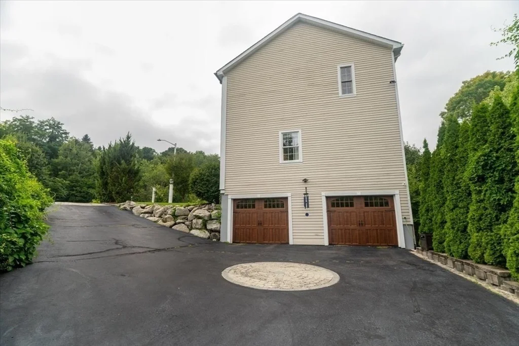 Photo of 82 Hammersmith Dr.