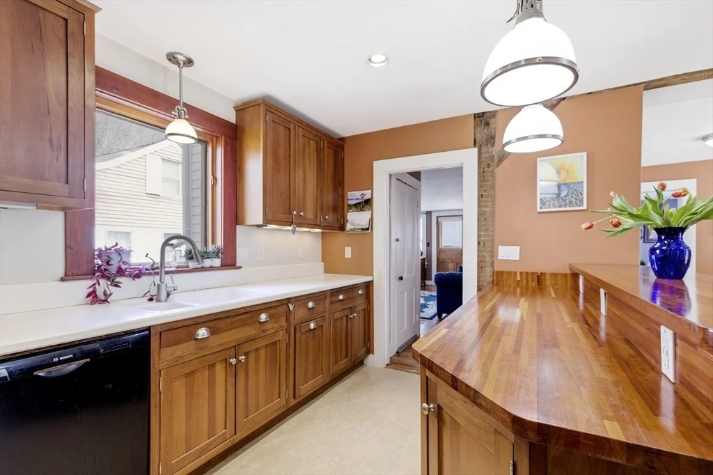 Photo of 180 Summer St