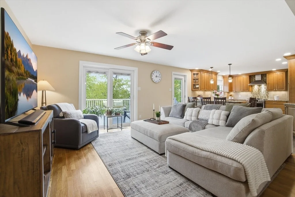 Photo of 18 Oakridge Dr