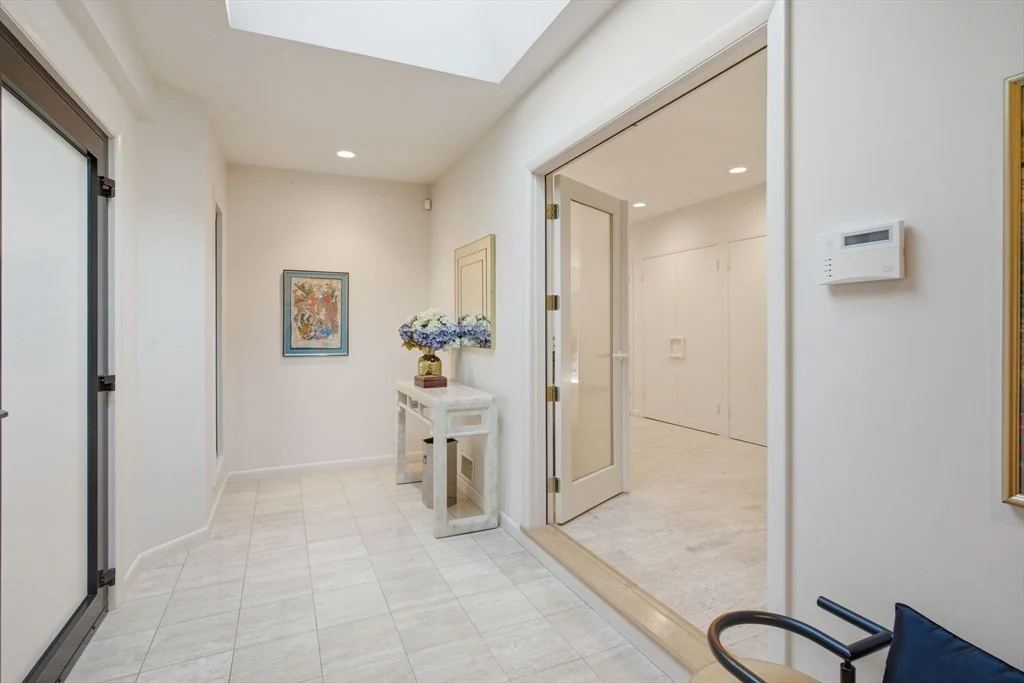 Photo of 182 Crestview Cir