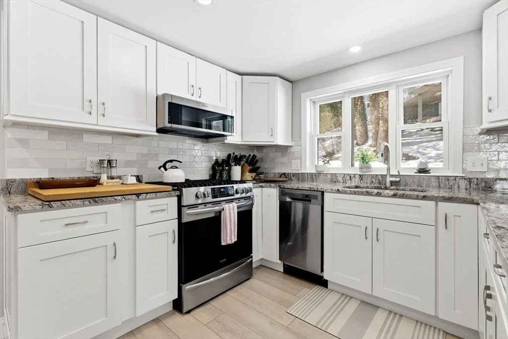 Photo of 43 Woodside Ln