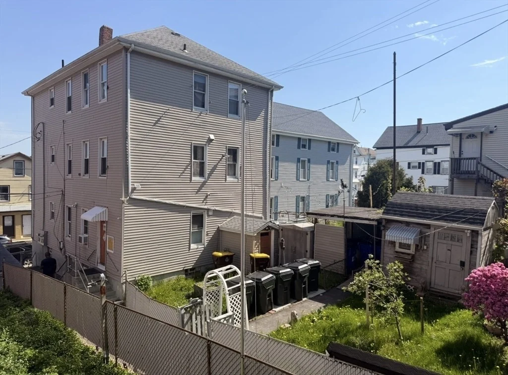 Photo of 425 Division St