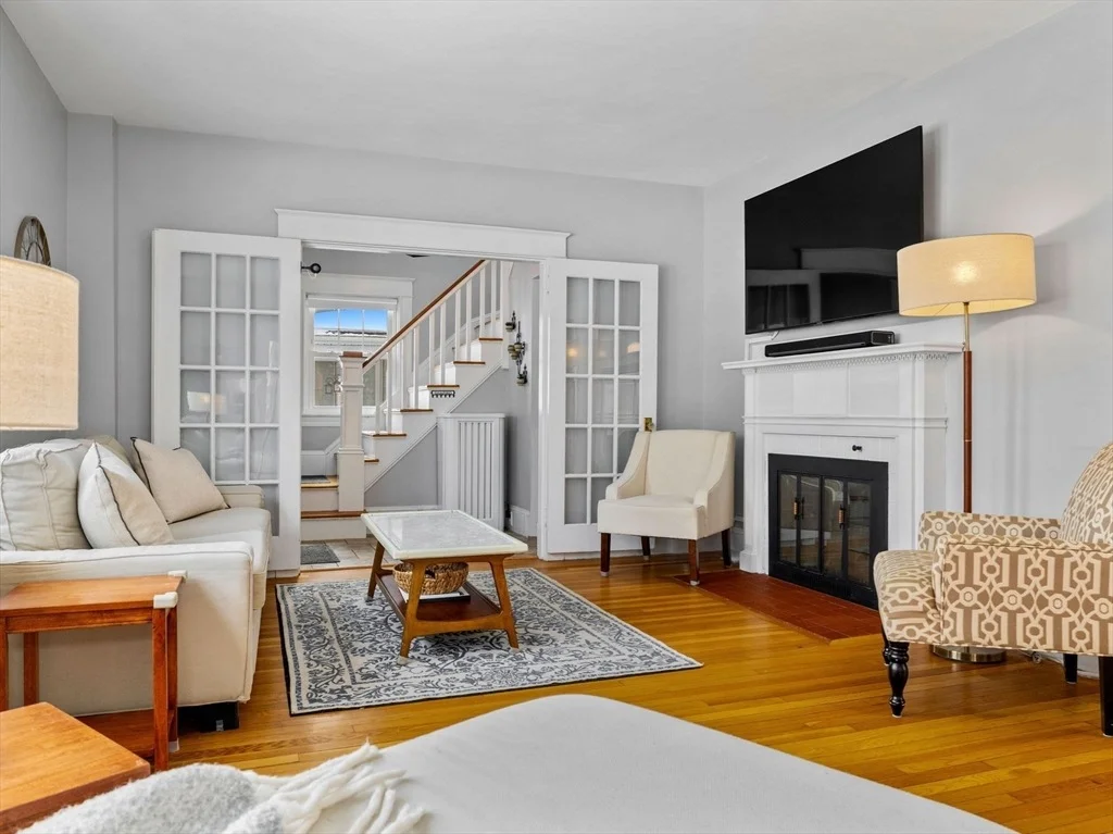 Photo of 371 Mount Vernon St