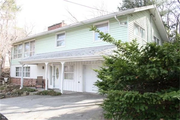 Photo of 270 Walnut Street