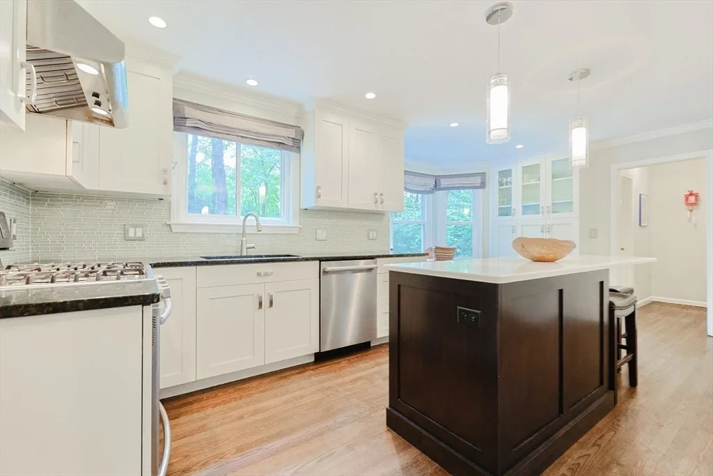 Photo of 233 Willowgate Rise
