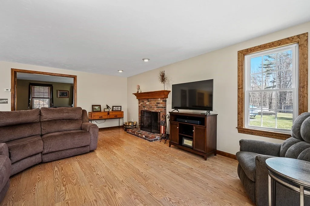 Photo of 7 Crestview Dr