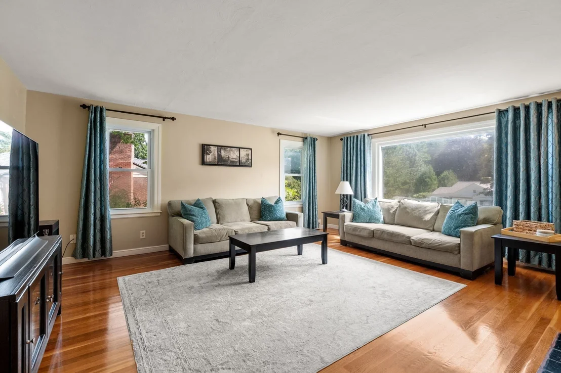 Photo of 15 Claridge Dr