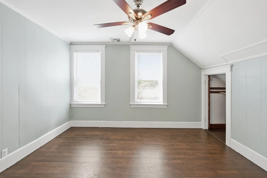 Photo of 14 Saint Elmo Rd