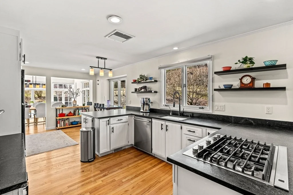 Photo of 16 Beaver Pond Rd