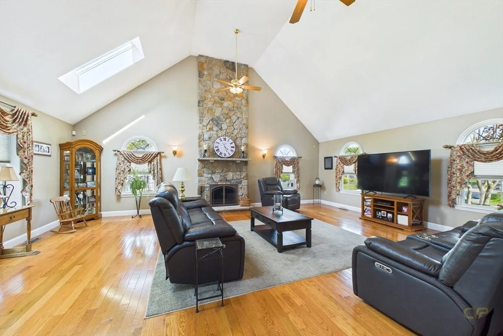 Photo of 7 Jocelyn Cir