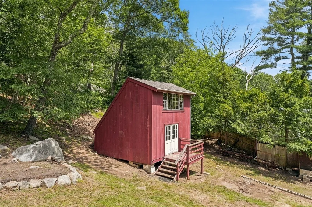 Photo of 62 Bennett St S