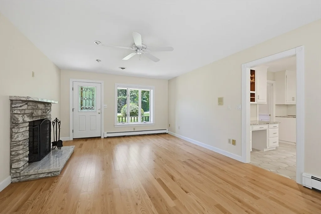 Photo of 19 Windsor Dr.