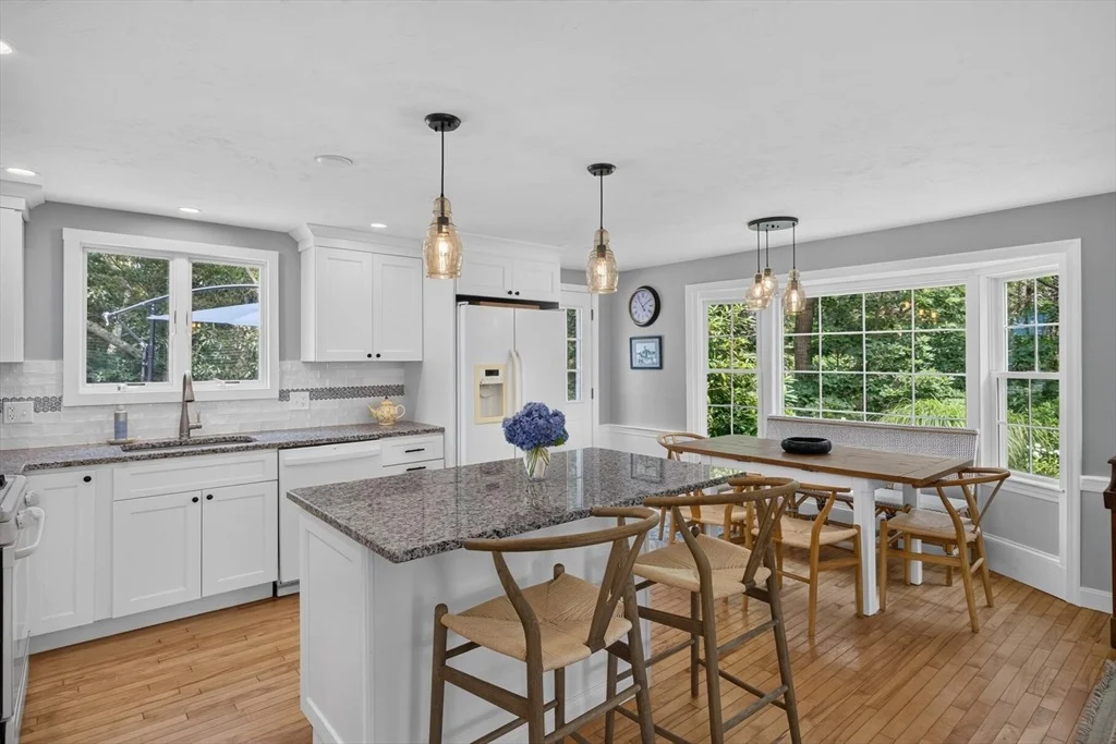 Photo of 25 Marthas Ln