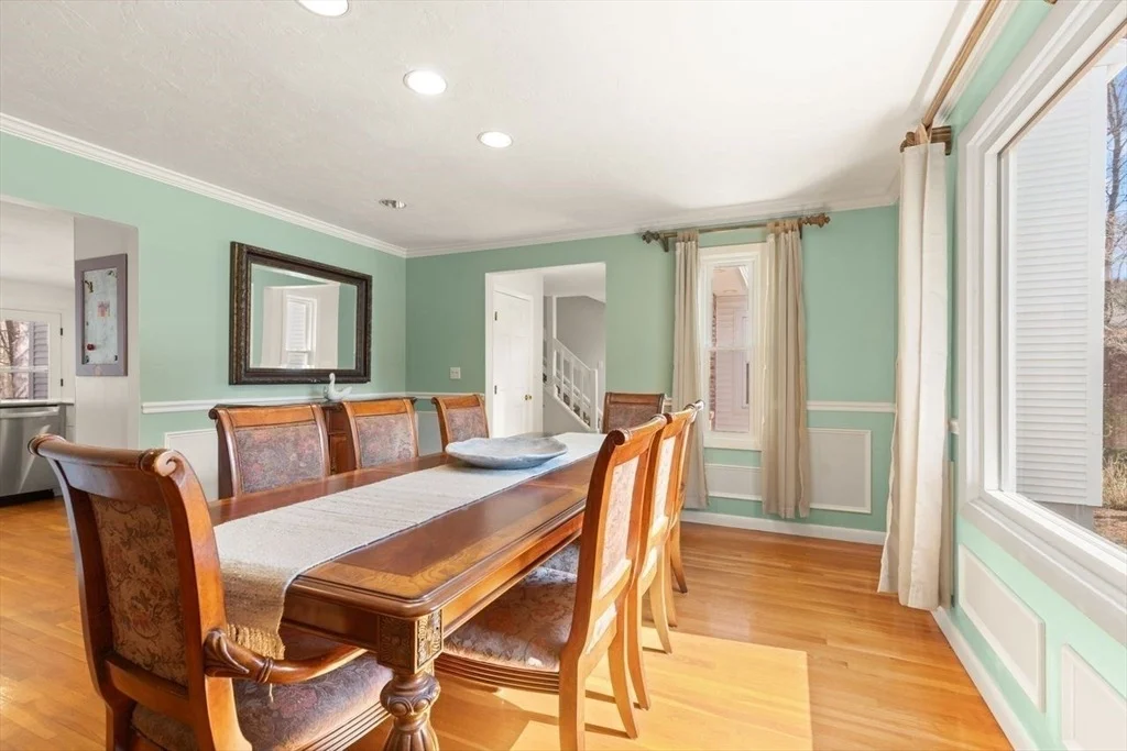 Photo of 17 Niantic Rd