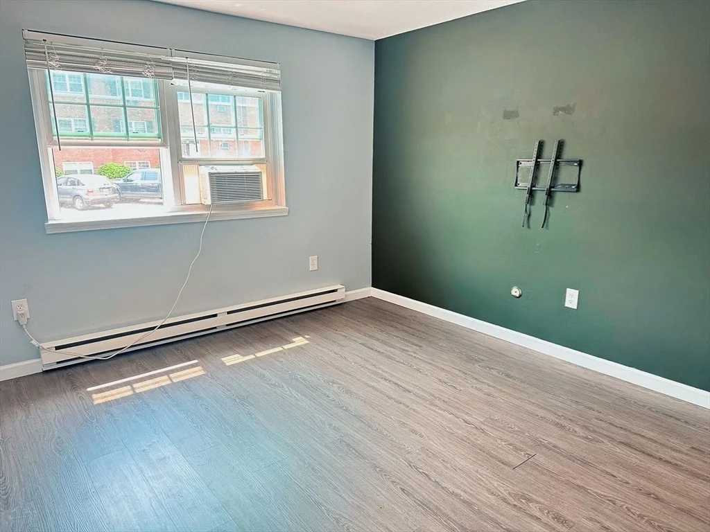 Photo of Unit D at 4 Maple Crest Circle