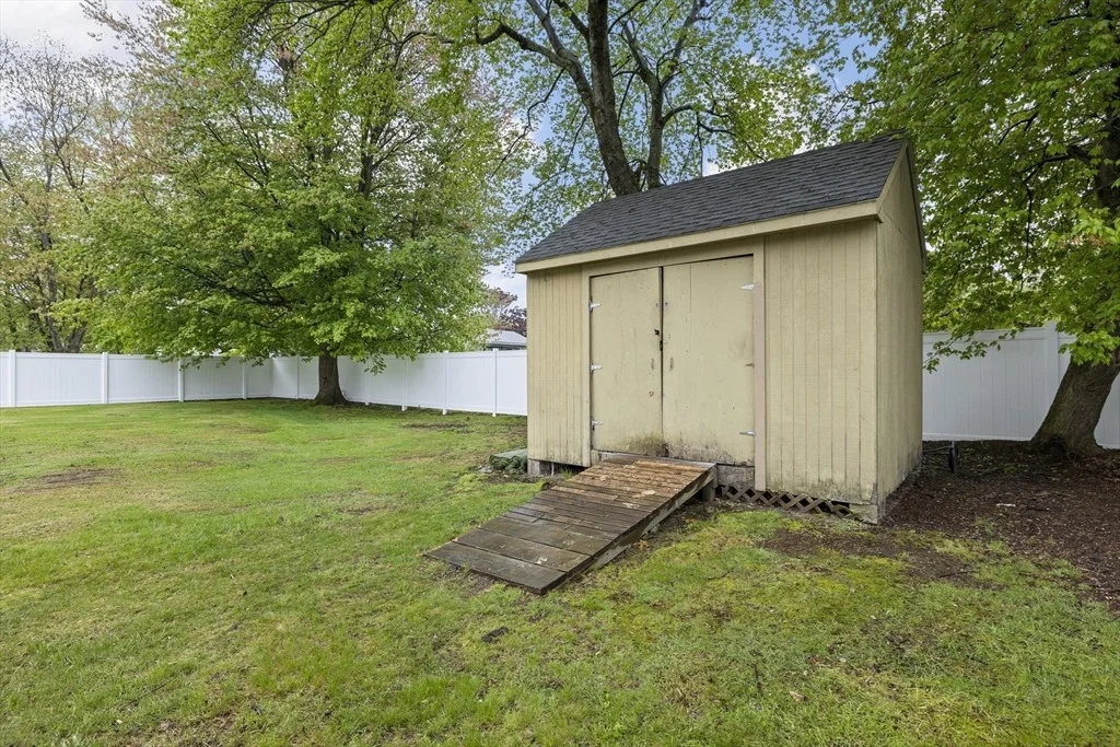 Photo of 376 Hermitage Dr