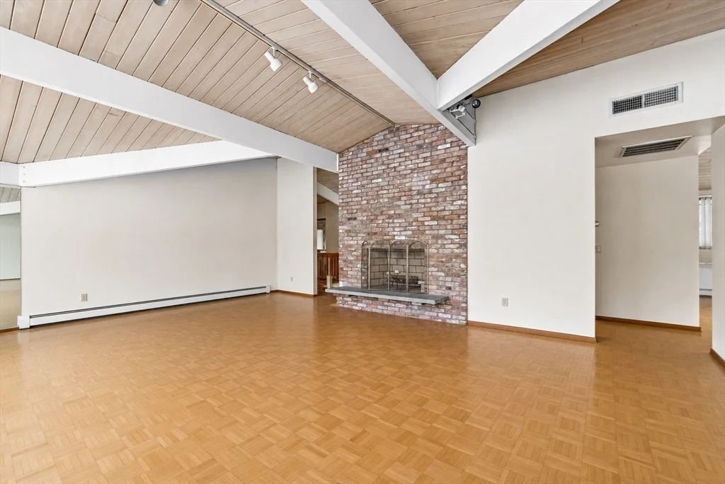 Photo of 58 Solomon Pierce Rd