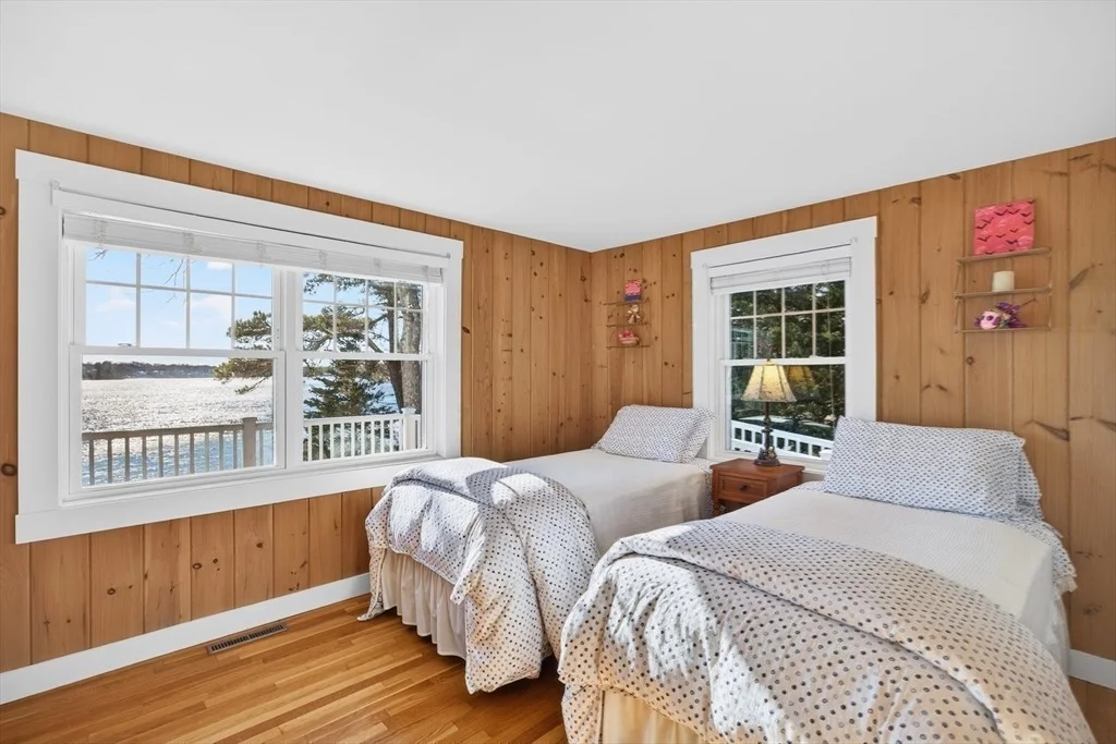 Photo of 357 Lakeside Drive West