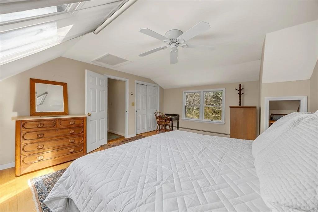 Photo of 90 Comanche Dr