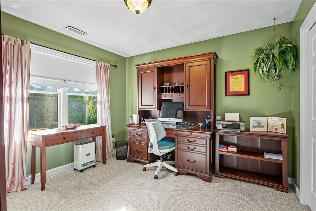 Photo of 325 Den Quarry Road