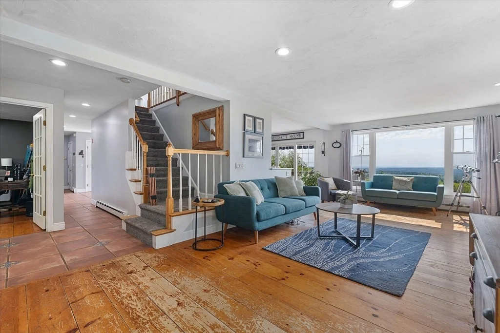 Photo of 152 Mountain Rd