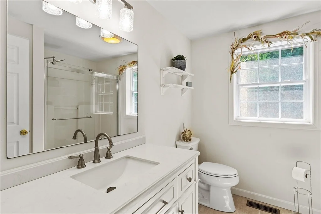 Photo of 8 Sunset Way