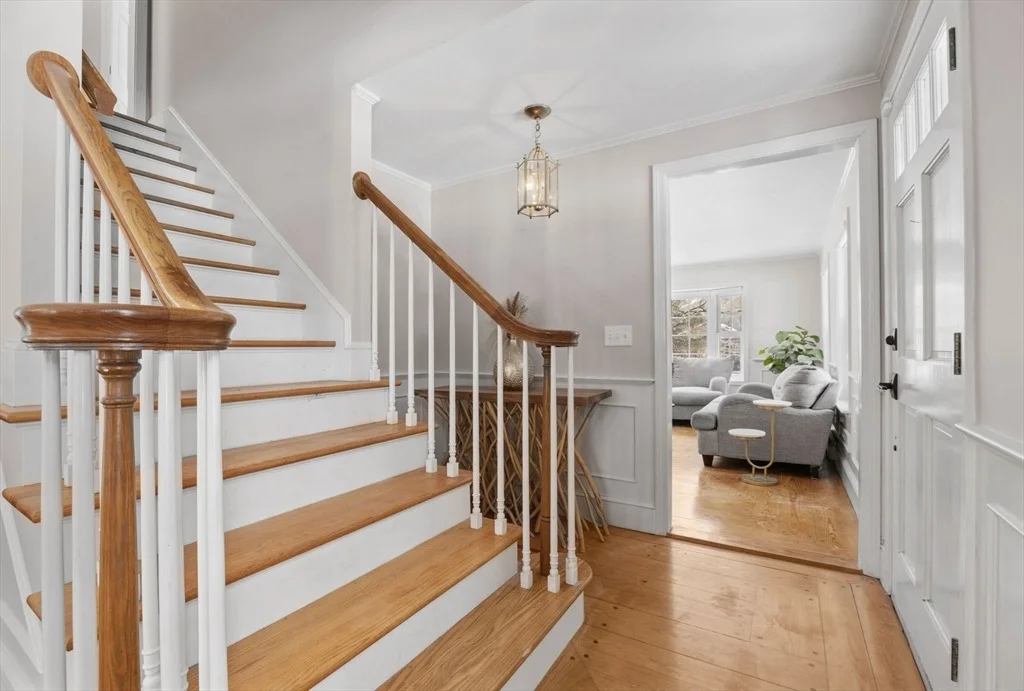 Photo of 935 King St
