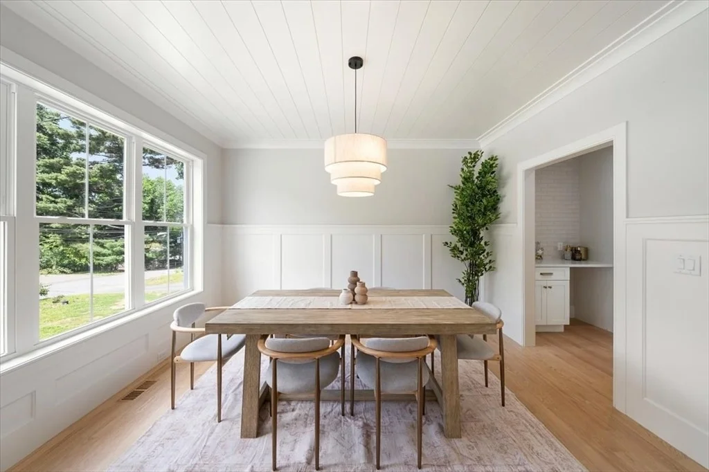 Photo of 6 Oak Knoll Road
