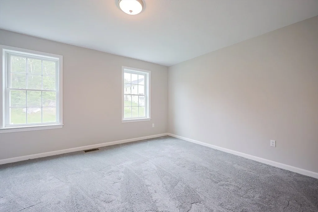 Photo of 15 Oriole Dr