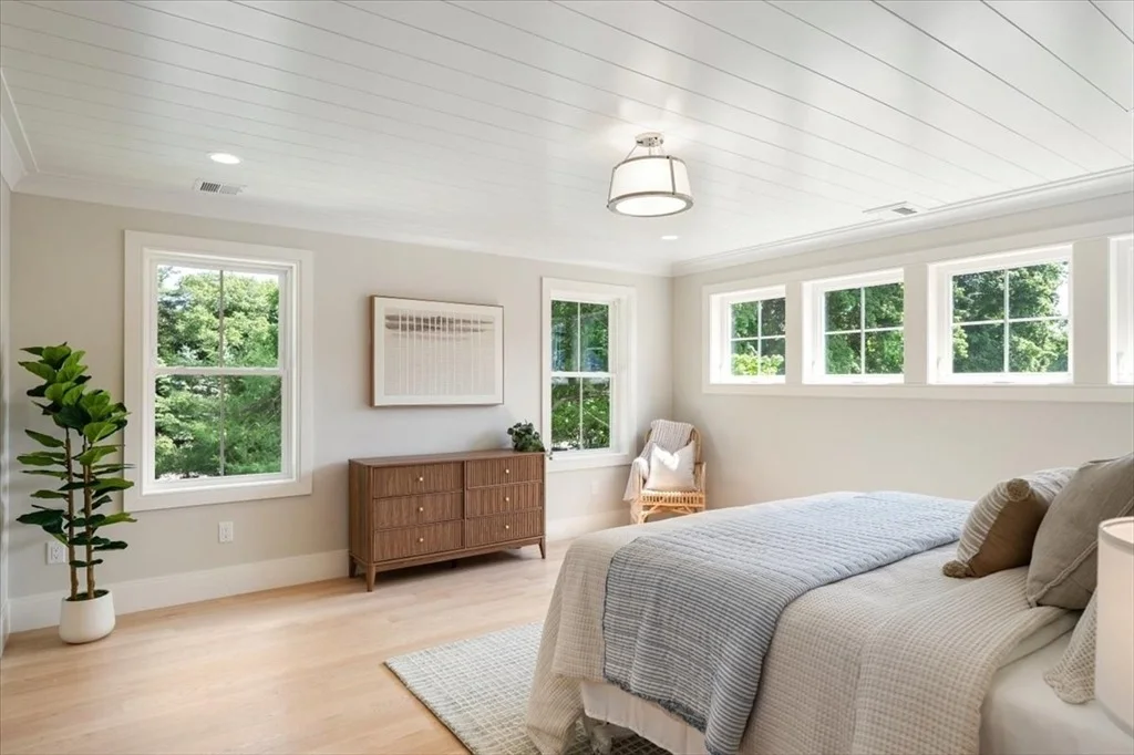 Photo of 6 Oak Knoll Road