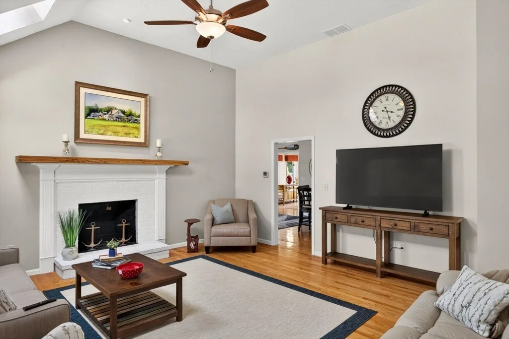 Photo of 3 Crestview Dr