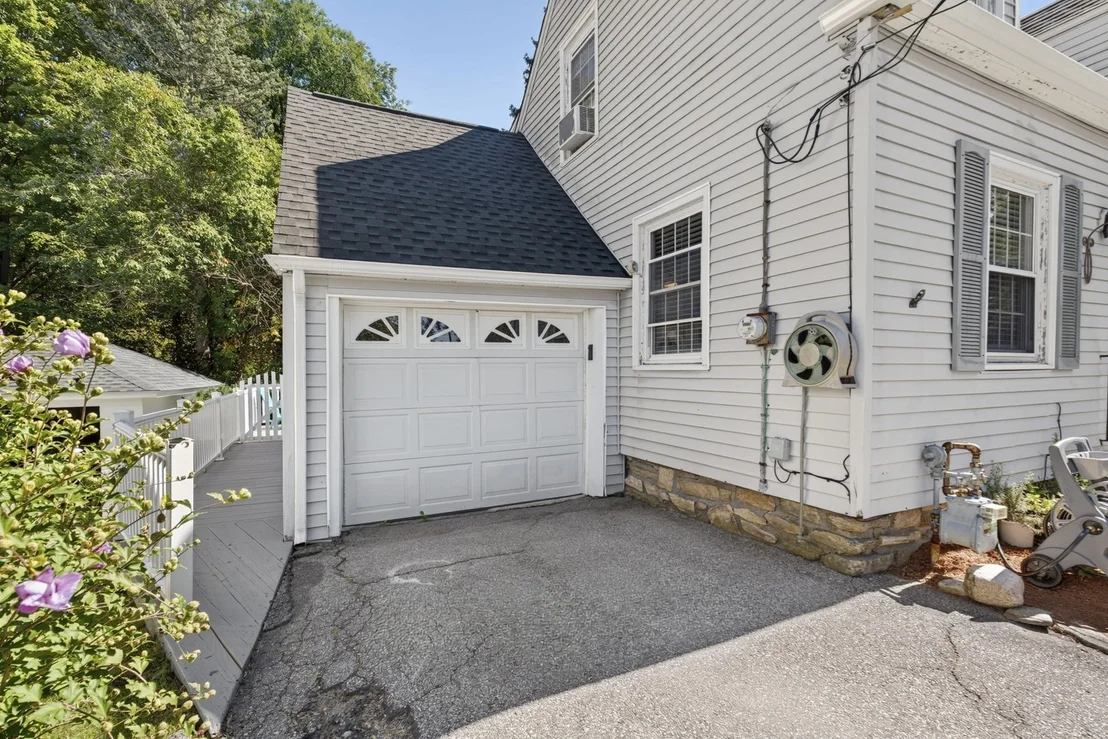 Photo of 8 Lyndale Rd