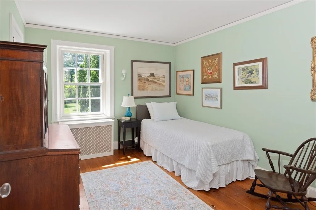 Photo of 82 River Rd