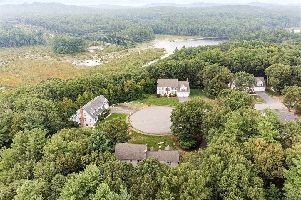 Photo of 6 Winterberry Ln