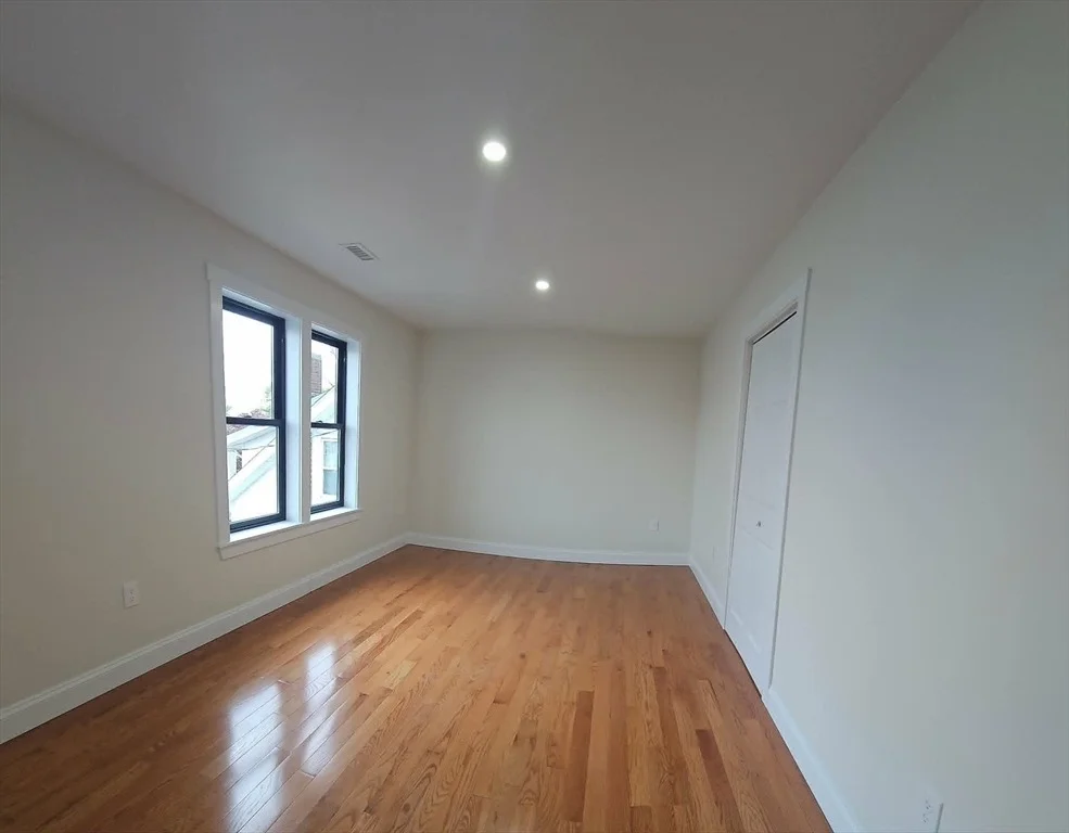 Photo of 31 Niagara St