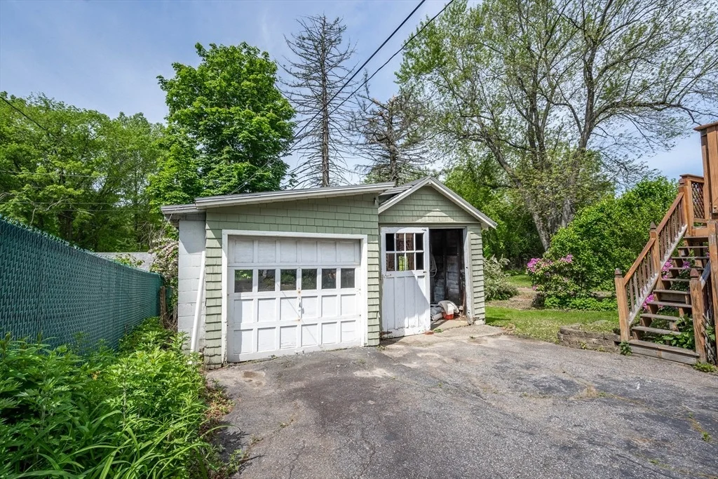 Photo of 204 Massasoit Rd