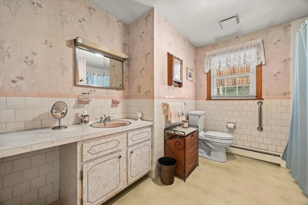 Photo of 32 Colonial Drive