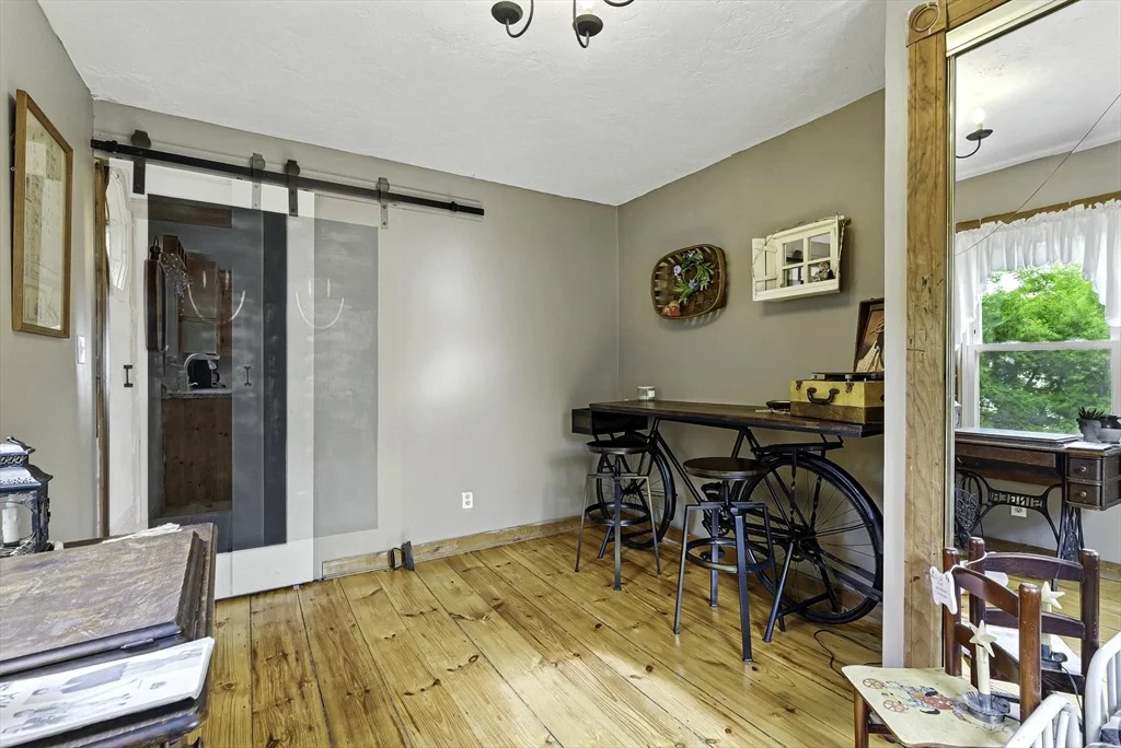 Photo of 16 Picadilly St