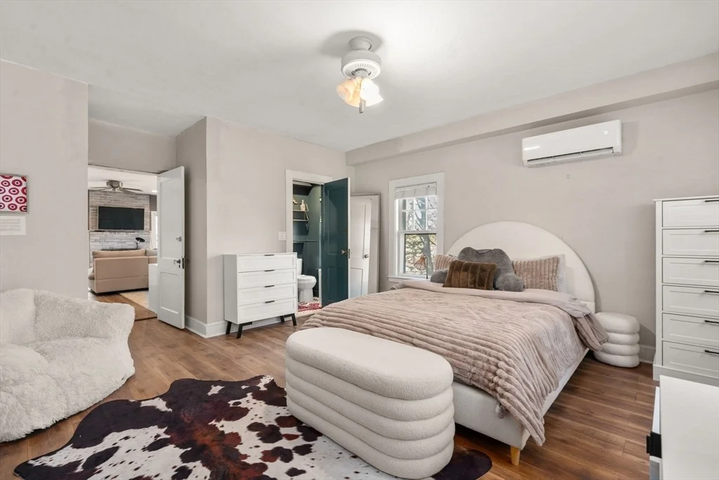 Photo of 12 Wareland Rd