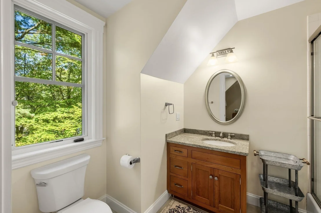 Photo of 250 Meadowbrook Road