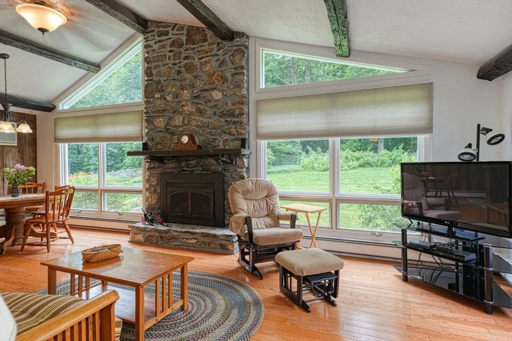 Photo of 11 Warren Dr