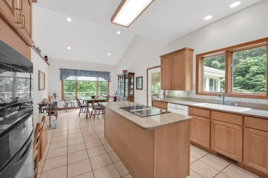Photo of 54 Shoreline Dr