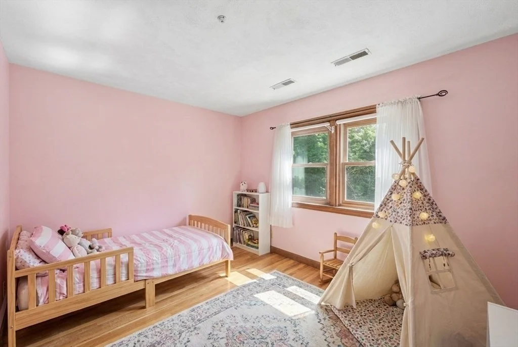 Photo of 17 Kernwood Heights