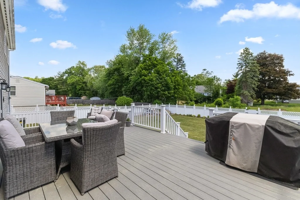 Photo of 7 Eaton Dr
