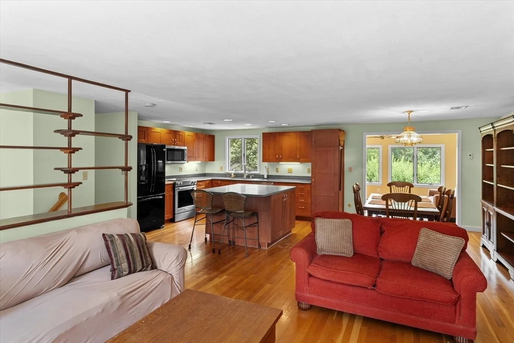 Photo of 9 Brentwood Dr