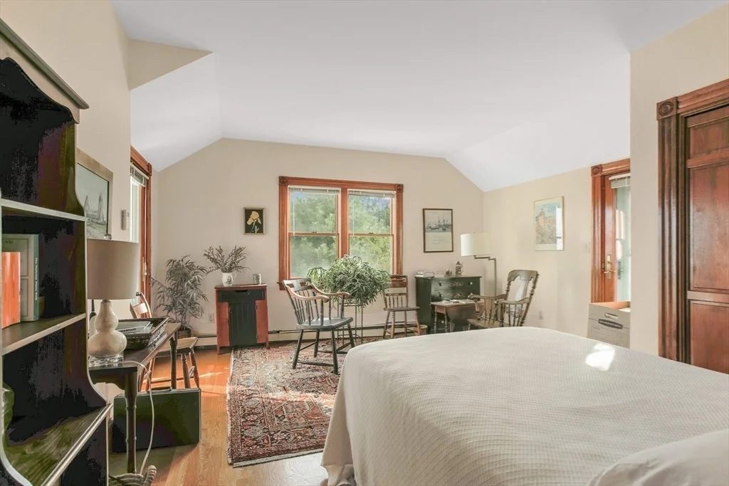 Photo of 48 Holbrook Ave
