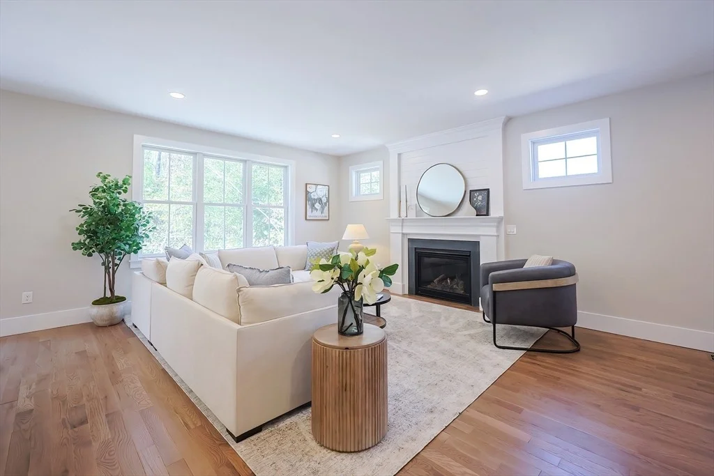 Photo of Unit UNIT18 at 27 Thomas Mann Circle