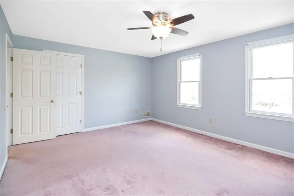 Photo of 34 Laura Ln