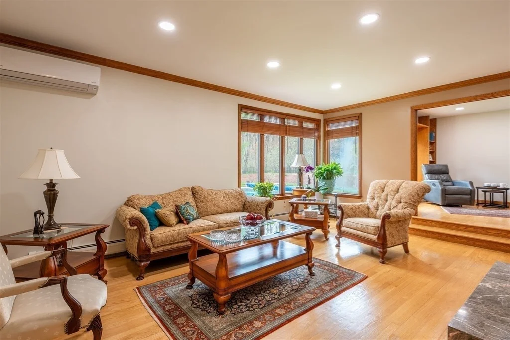 Photo of 560 Middle St